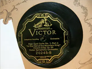 small_victor 20245 b.webp